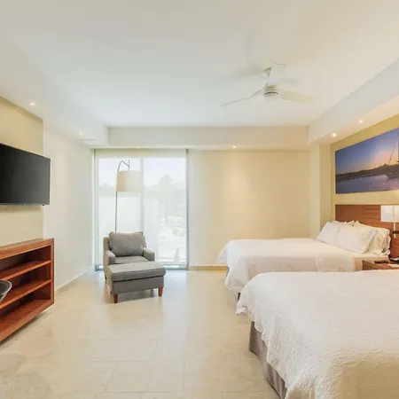 Hampton Inn & Suites By Hilton Los Cabos
