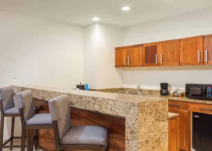 Hampton & By Hilton Cabos 3*
