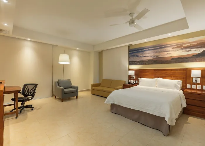 Hampton & By Hilton Cabos 3*