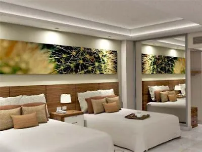 Hotel Hampton & By Hilton Cabos