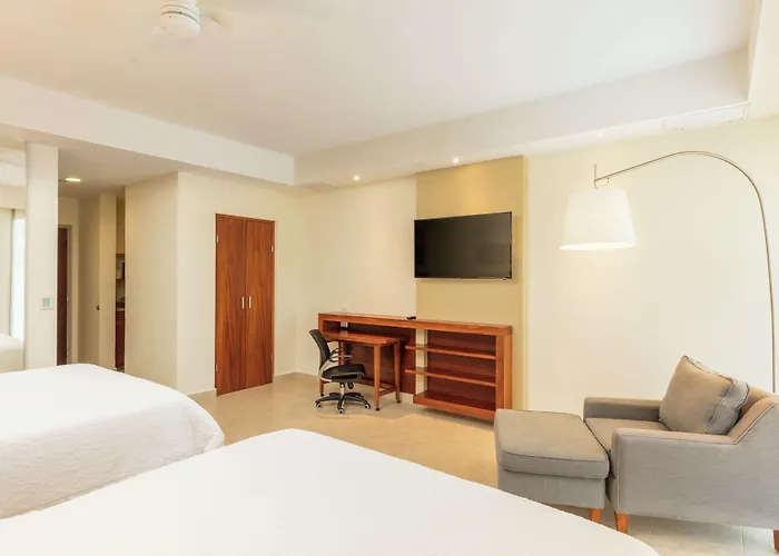Hampton & By Hilton Cabos Hotel