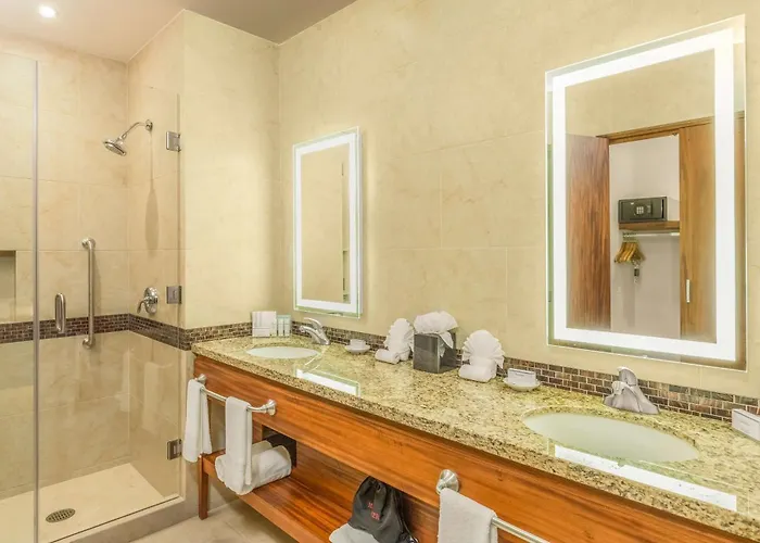 Hampton & By Hilton Cabos 3*