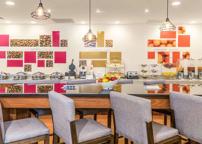 Hampton & By Hilton Cabos Hotel