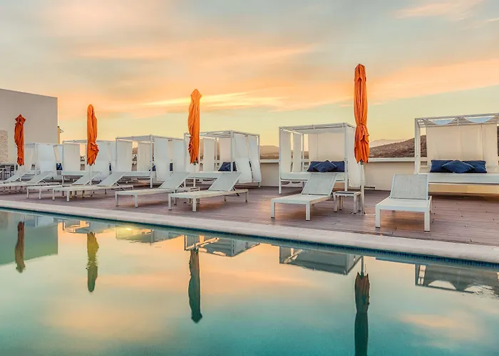 Hotel Hampton & By Hilton Cabos 3*