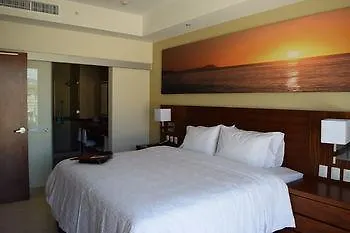Hotel Hampton & By Hilton Cabos 3*