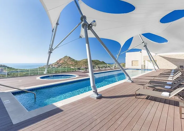 Hotel Hampton & By Hilton Cabos